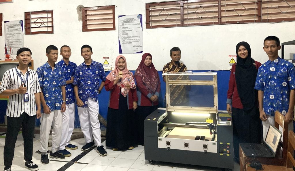 SMK Muhammadiyah 2 Jatinom Adakan Pelatihan Pengoperasian Mesin Laser Cutting