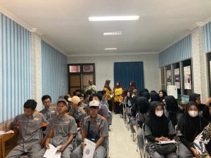 Siswa SMK N Pasirian : Indobot Academy Kenalkan Dunia Industri IoT